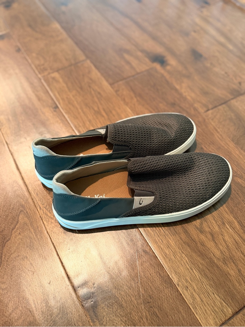 OluKai Men's Black and Teal Slip-On Loafers